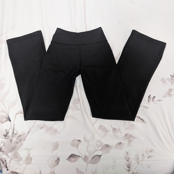 SOLD Lululemon yoga pants/ flared leggings - Picture 2 of 3
